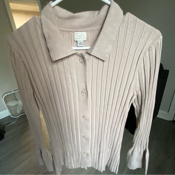 Light Beige Ribbed Button-Up Cardigan - Picture 6 of 6